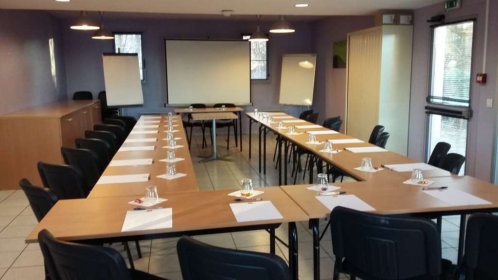 Ibis Budget Chilly-Mazarin Les Champarts Удобства фото