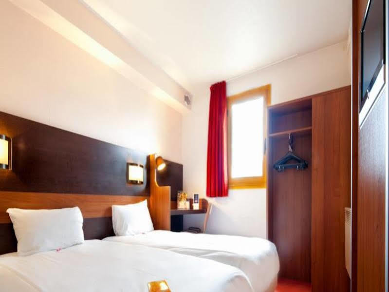 Ibis Budget Chilly-Mazarin Les Champarts Экстерьер фото
