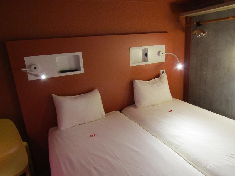 Ibis Budget Chilly-Mazarin Les Champarts Экстерьер фото