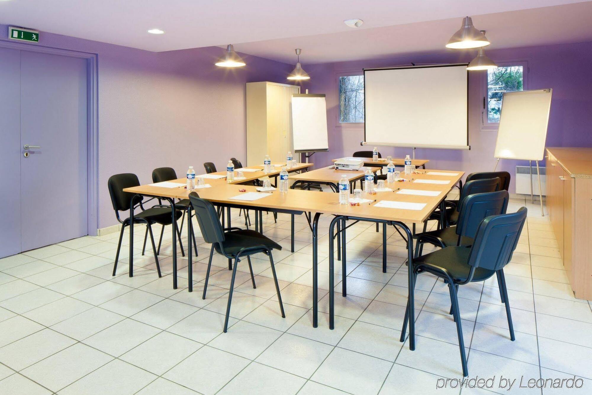 Ibis Budget Chilly-Mazarin Les Champarts Экстерьер фото